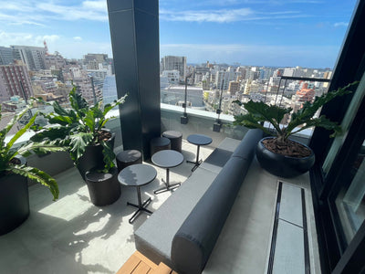 特注のサンベッドおよびテラスクッションを納品