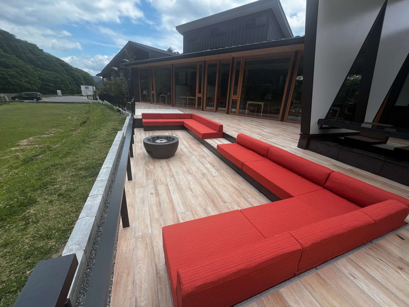 特注の屋外ソファクッションを納品