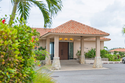 屋外ラウンジャーと室内マットレスを納品