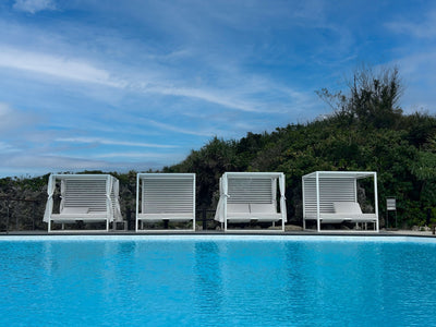 プールサイドサンベッドクッションを納品