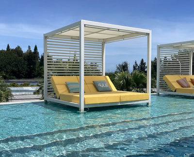 プールサイドサンベッドクッションを納品