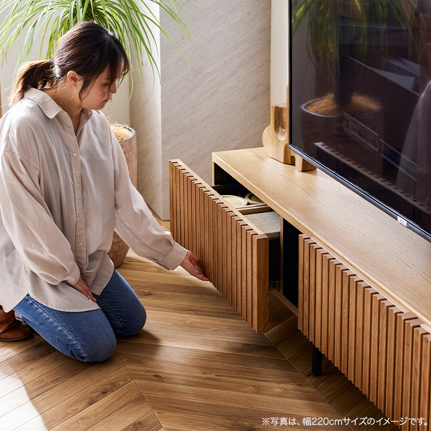 テレビボード 幅180cm LUKEII / ルーク2 大川家具 モーブル ｜贅沢に施された職人技術の縦格子