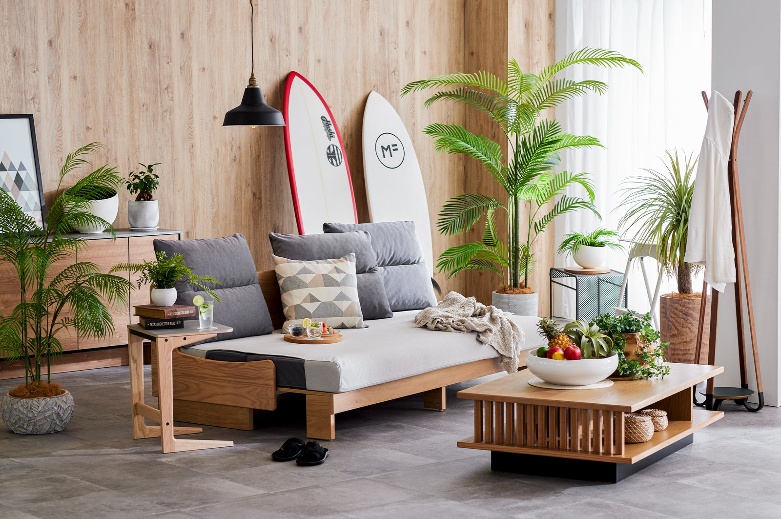 with_vincent-01_1600x.jpg?v=